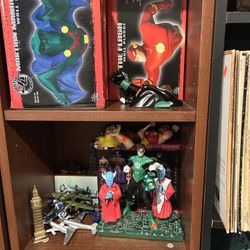 Justice League Figures and wall Plaques