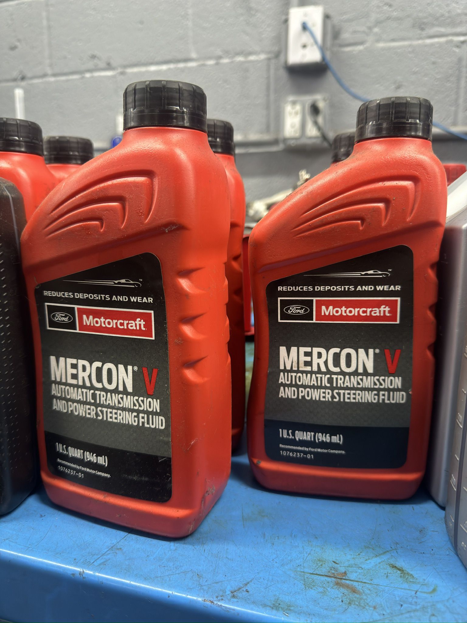 Ford Mercon v Automatic Transmission And Power Steering Oil 