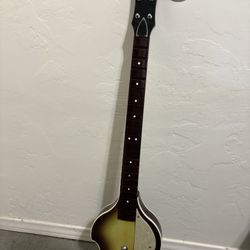 PS2 Rock band Hofner Bass