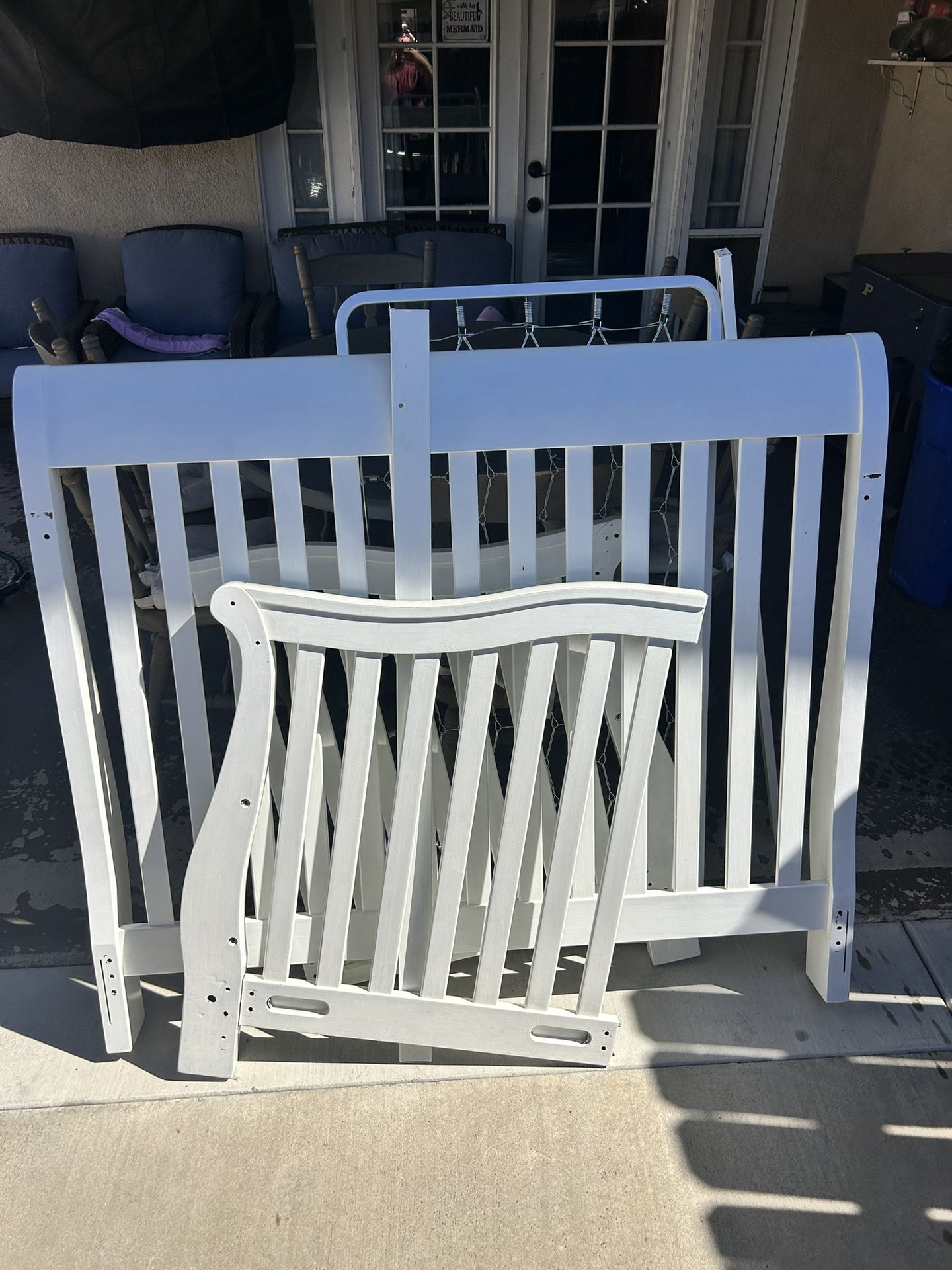 3-in-1 convertible crib No screws