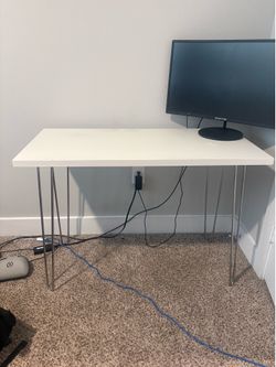 Computer desk