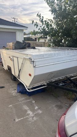Camping trailer