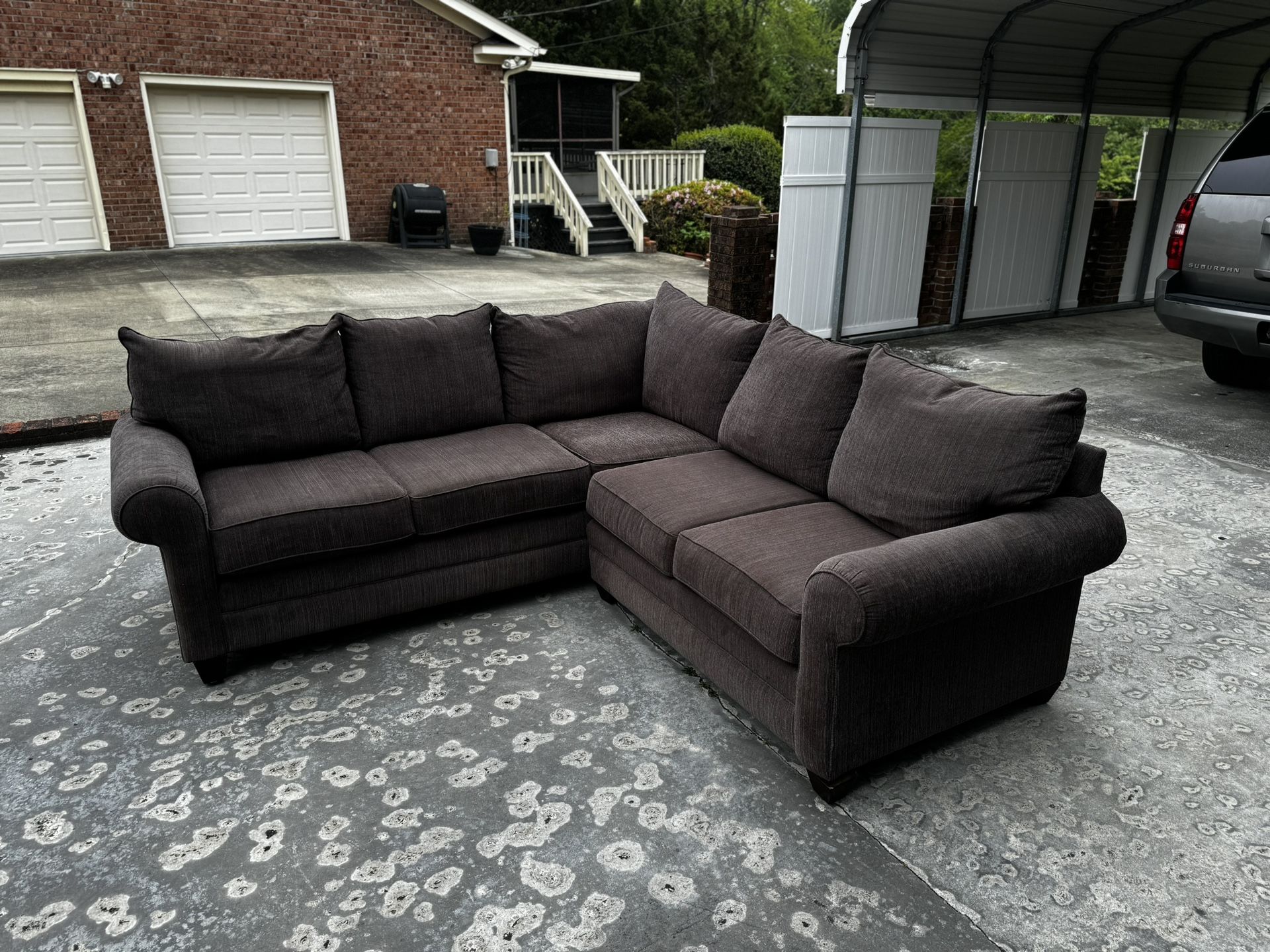 Sectional Sofa (DELIVERY AVAILABLE)