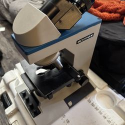 Microscope