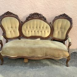 FREE Antique Couch Project Piece