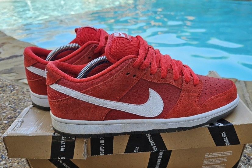 Nike SB Dunk Low (Challenge Red)