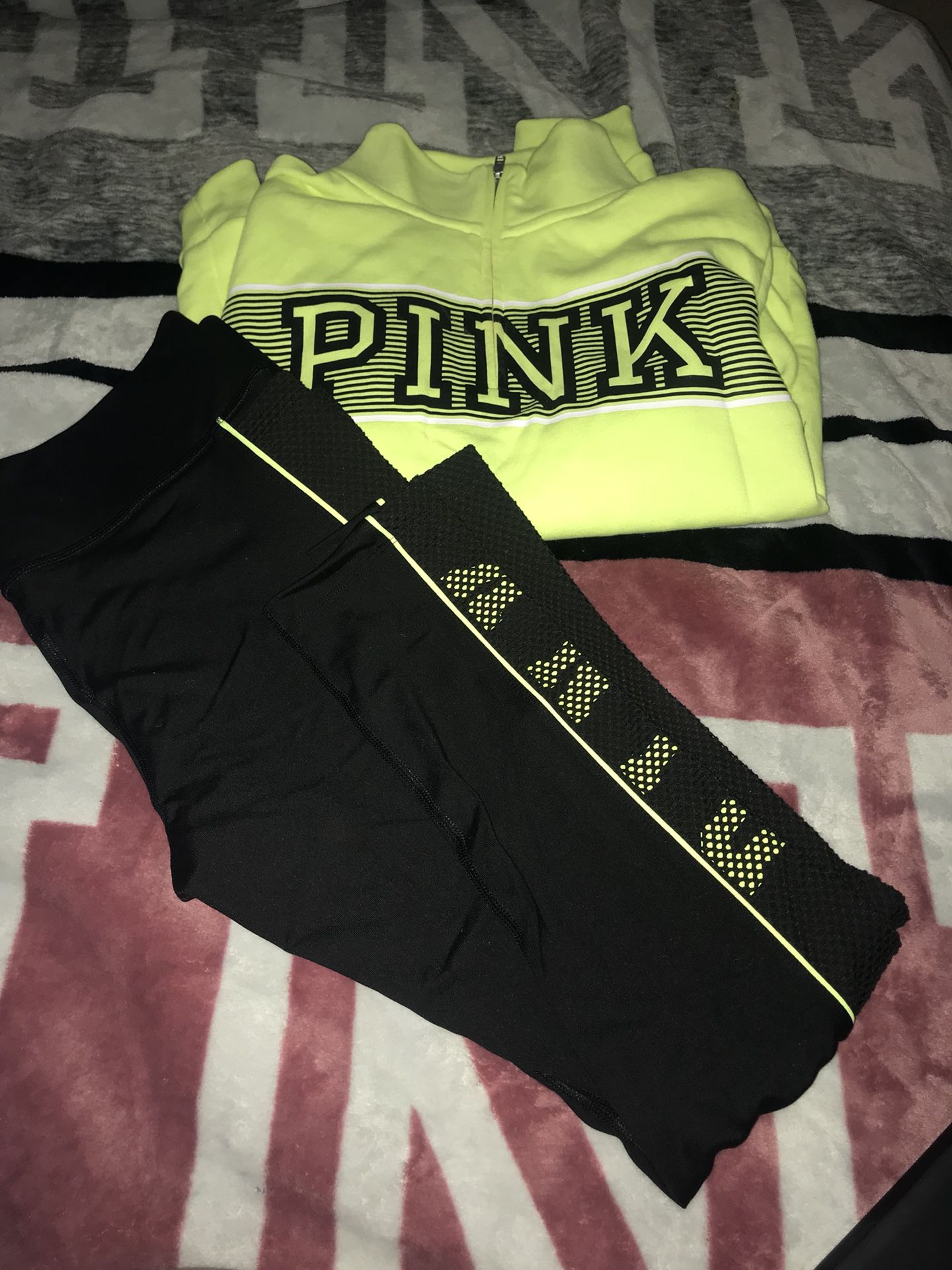 BRAND NEW Victoria secret pink sweater and leggings outfit size large