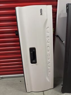 Toyota Tacoma white Tail gate 2016-2023