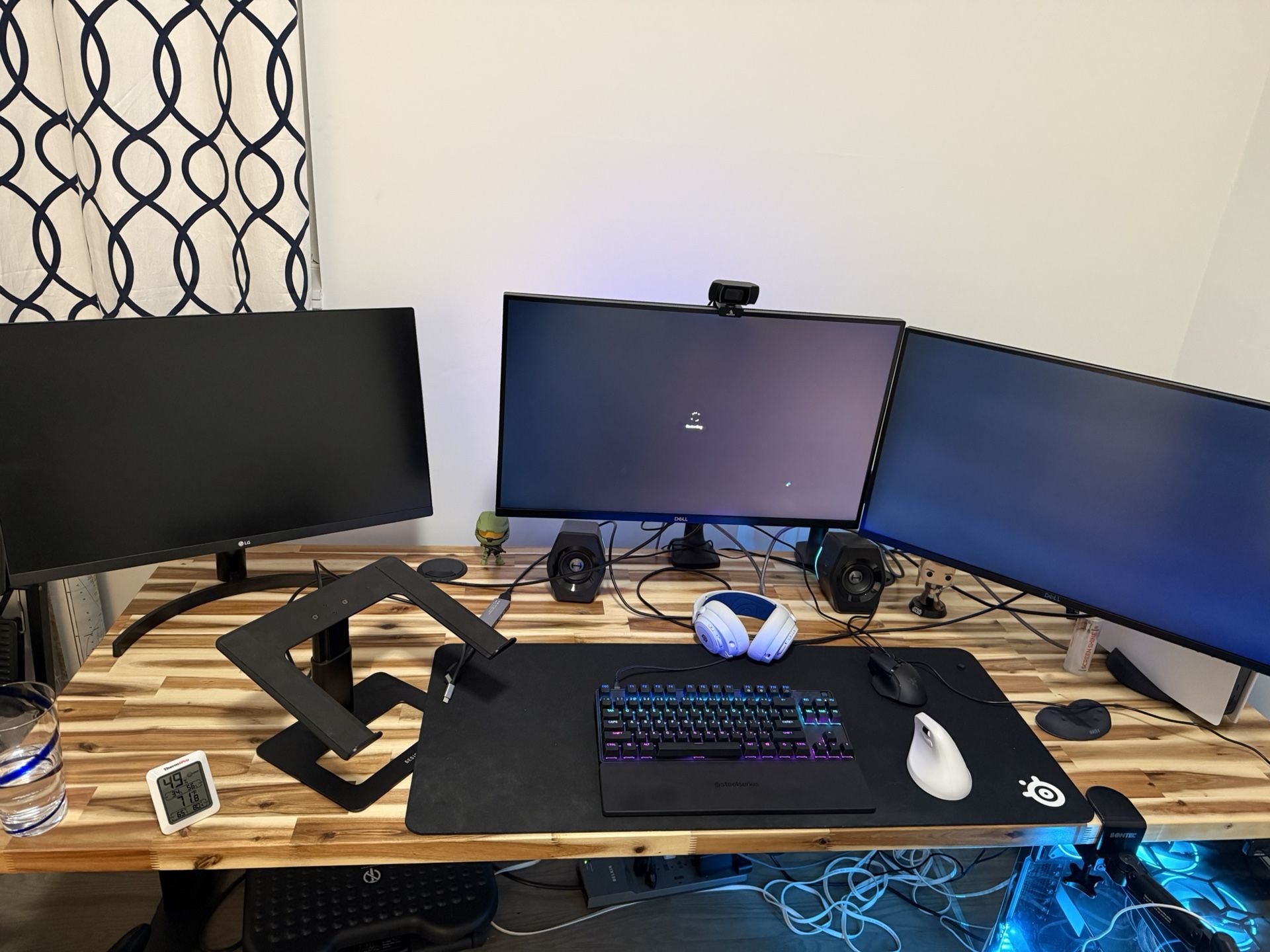 Uplift standing desk 72 x 30 Acacia top