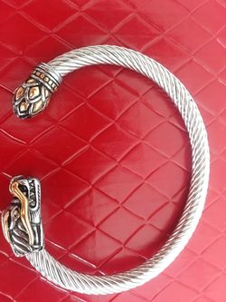 Stainless steel bracelet