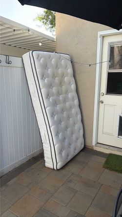 Twin mattress