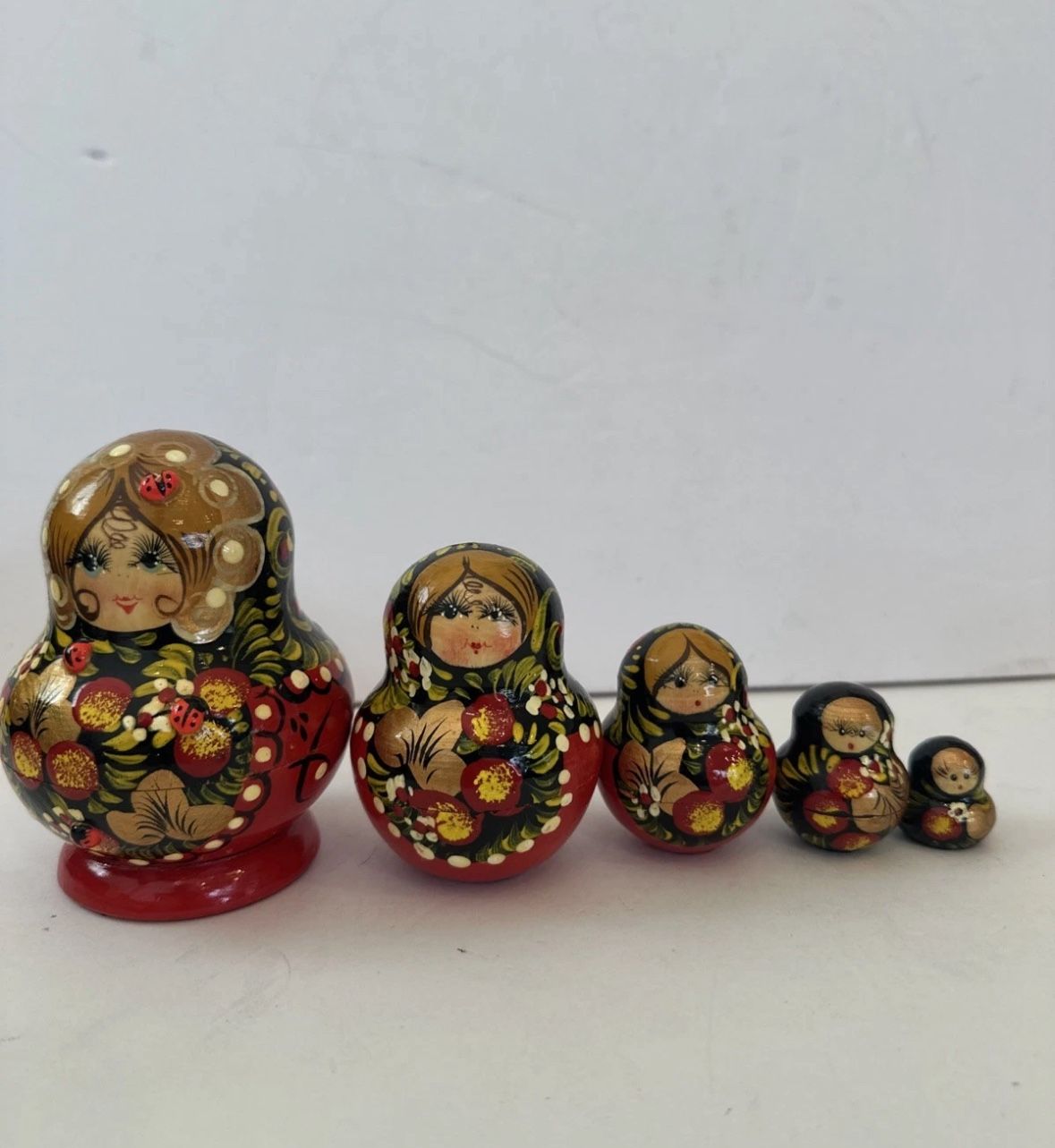 5 Piece Russian Matryoshka Nesting Dolls Hand Painted 5”