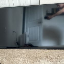 Samsung RU7100 series 4K UHD Smart TV.​​​​​​​​​​​​​​​​