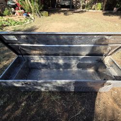 Tool Box/ Caja De Raimenta 