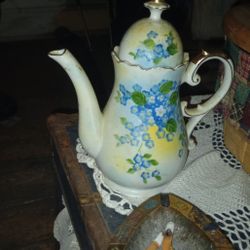 Peekaboo Teapot 