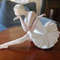 Lladro Ballerina Figurine 