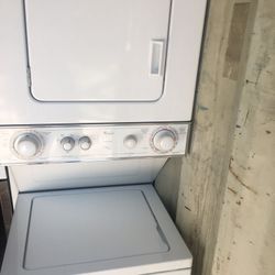 WHIRLPOOL THINTWIN 24" washer and dryer stackable combo perfect