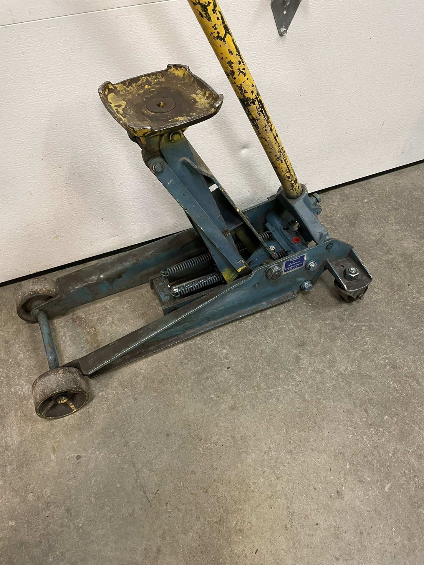 Walker / Lincoln 2 Ton Floor Jack