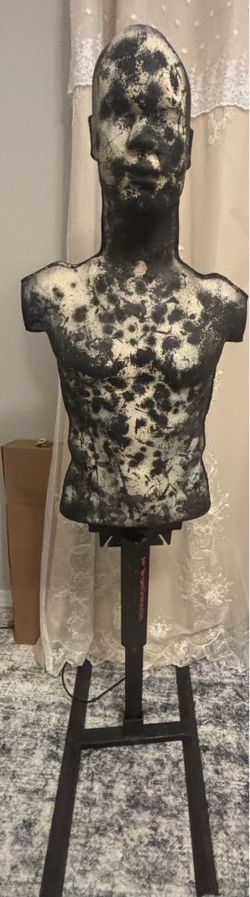 https://offerup.co/faYXKzQFnY?$deeplink_path=/redirect/ Silhouette