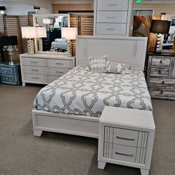 4PC Bedroom set Minimalistic design