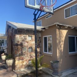 Lifetime Adjustable basketball hoop