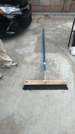 escoba para el cemento