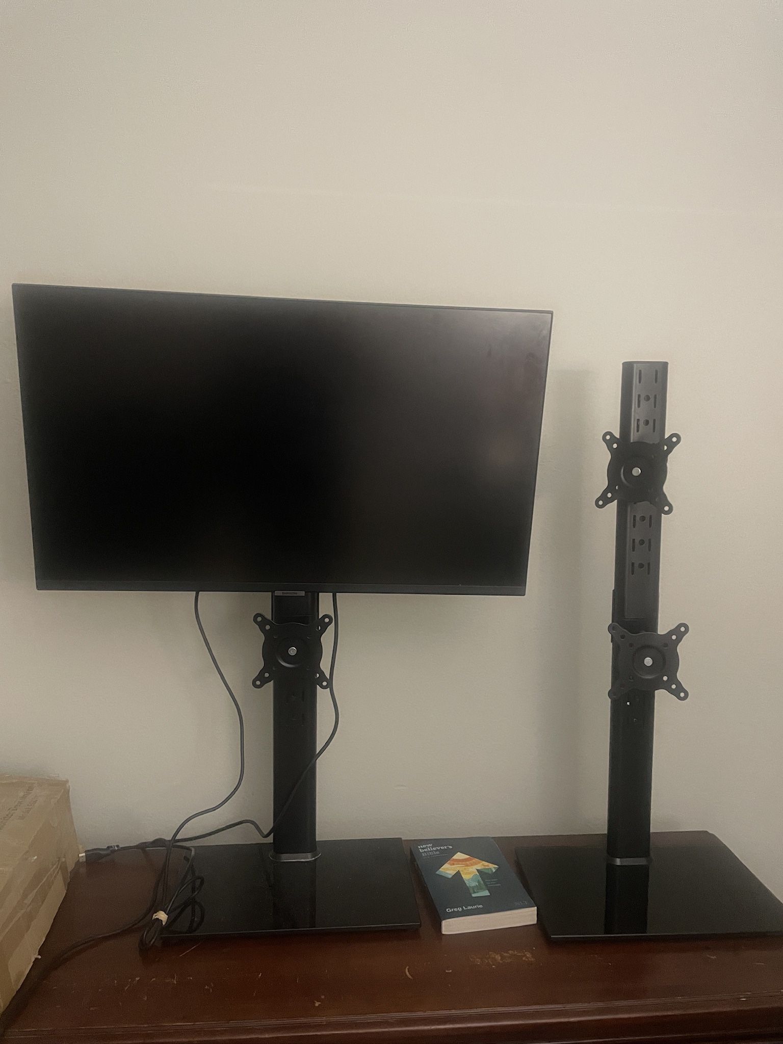 32 Inch Samsung Tv Monitor With A Double Stand