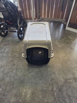 Dog kennel - 32"x22"x24"