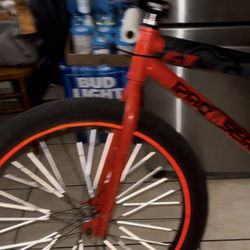 Gt Bike Red Mix Wit Orange Hydro Brakes In Good Condition Maxes Tires Comes Wit Reflections On Tires 