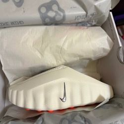 Nike Mind 001 -Sail (Size 13)