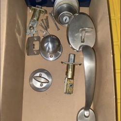 Front Entrance Door Knob (Key Included)