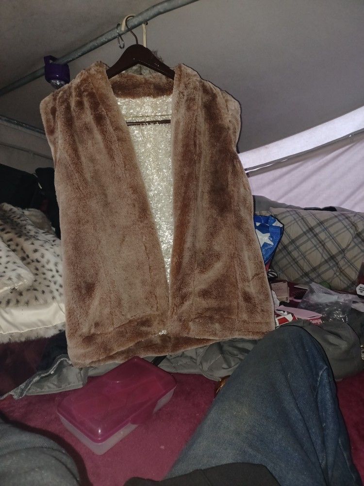 No Name Vest