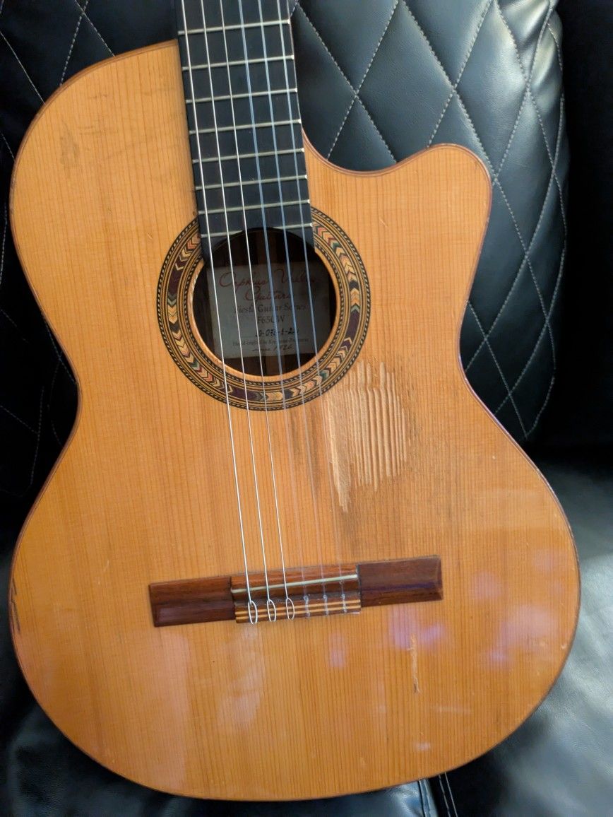 Kremona F65CW Classical Guitar With Electronics