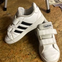 Adidas Sneaker For Kids Size 8