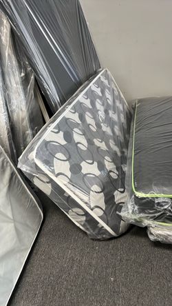 Thick new Twin mattress liquidators #1 in LA. We deliver we work everyday
