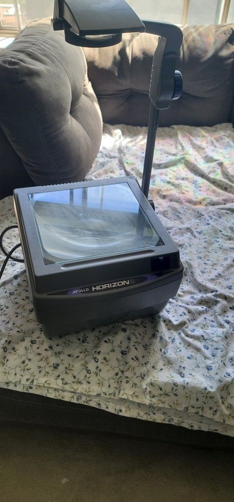 Apollo Horizon Projector