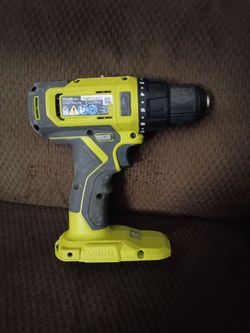 PCL206 RYOBI DRILL