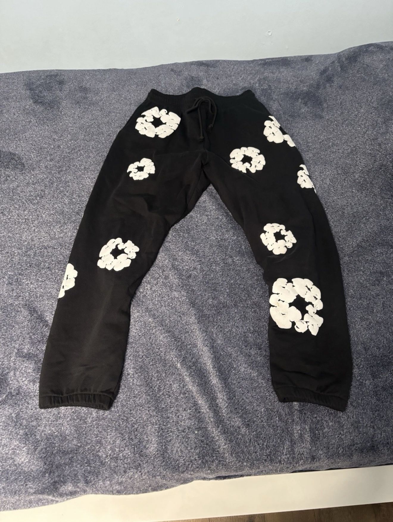 Black And White Denim Tears Sweat Pants Size Medium Brand New