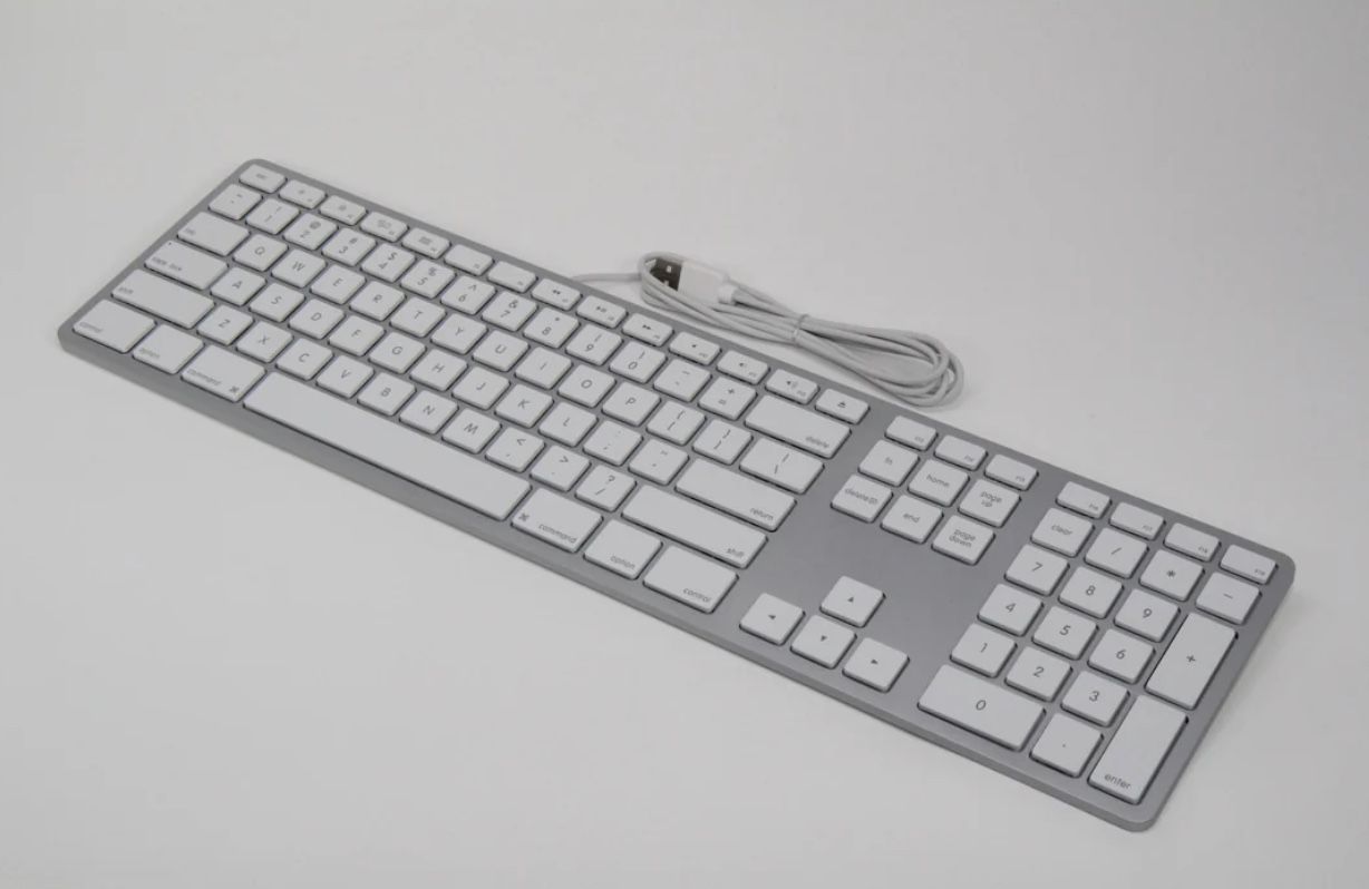 Apple Aluminum Wired Keyboard For Mac OS
