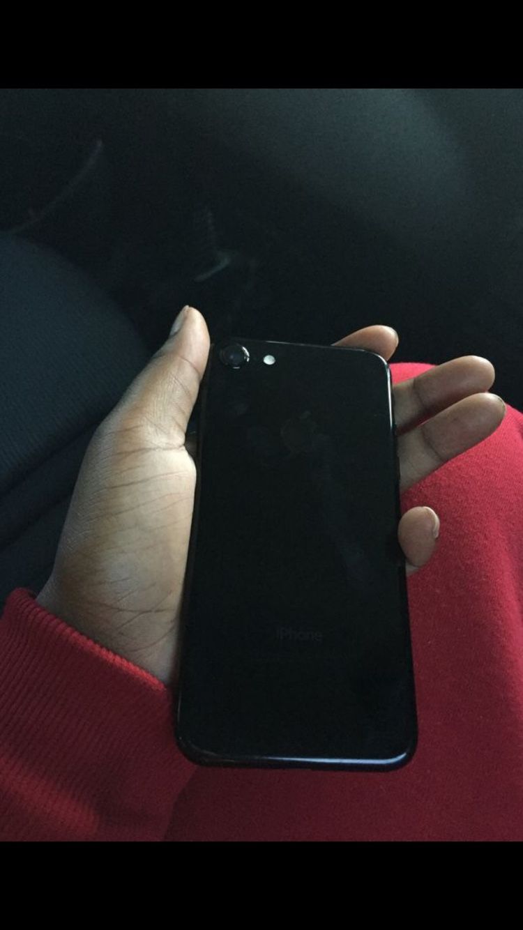 iPhone 7 not matte looks like iPhone 8 but isn’t open to cricket only