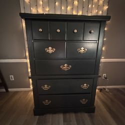 Dresser 5 drawers