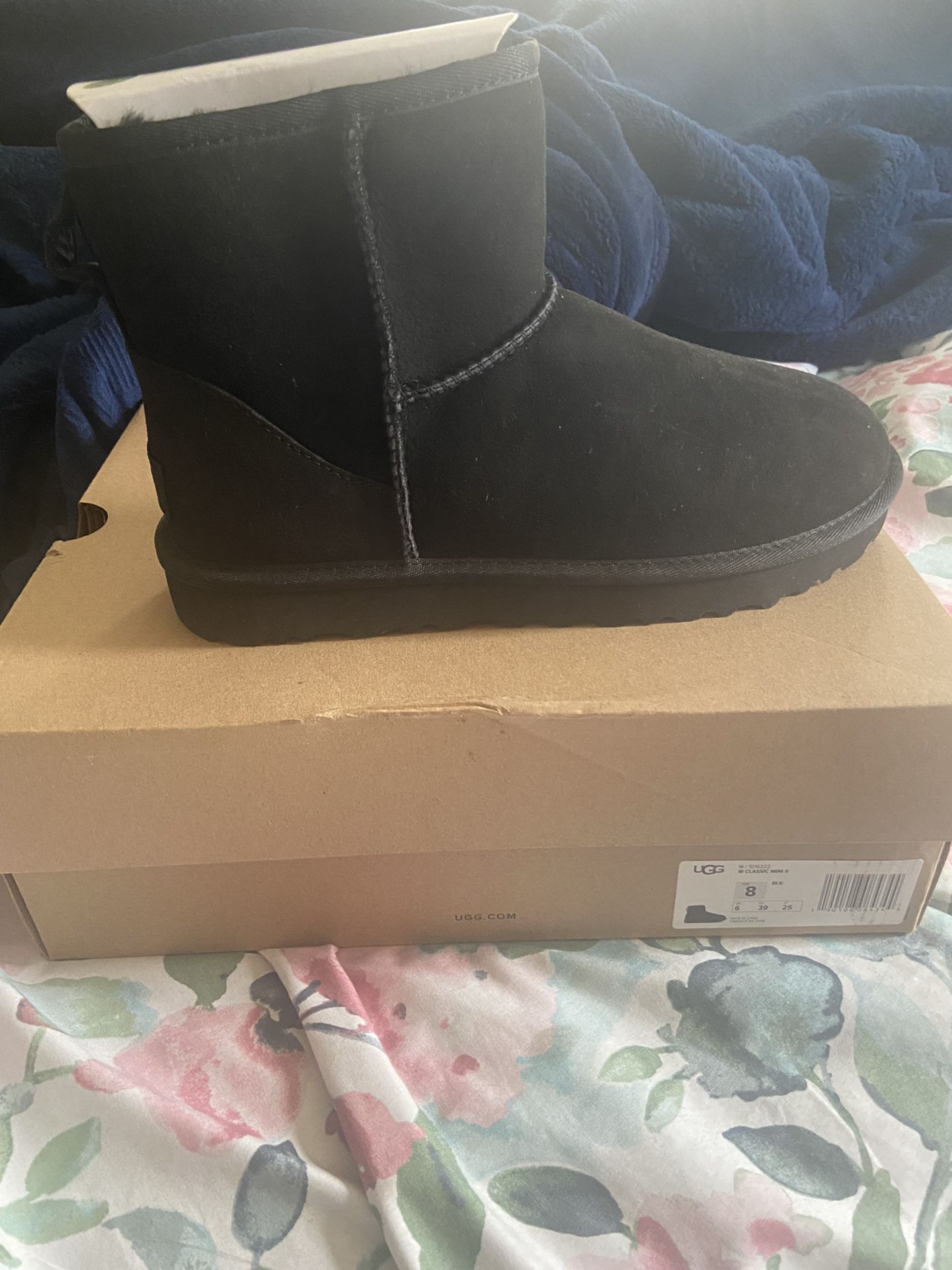 new UGG boots size 8 1/2