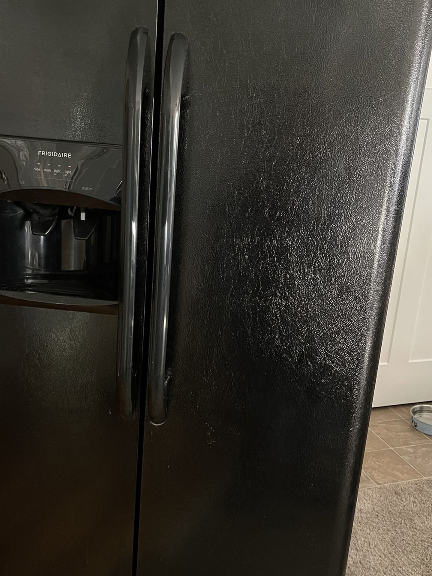 Like New Frigidaire Side By Side Refrigerator /freezer. Works Great . $300, Firm
