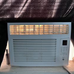 GE 6000 BTU Air conditioner 
