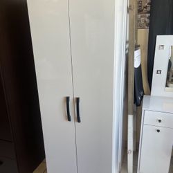 Wardrobe Closet ( Also Be Used As A Pantry)