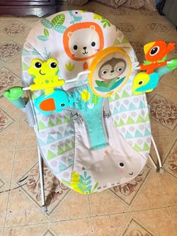 Baby Bouncer and halo bassinet