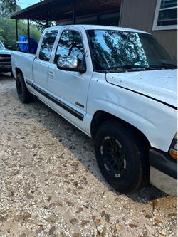 2000 Chevy Silverado 1500 for parts