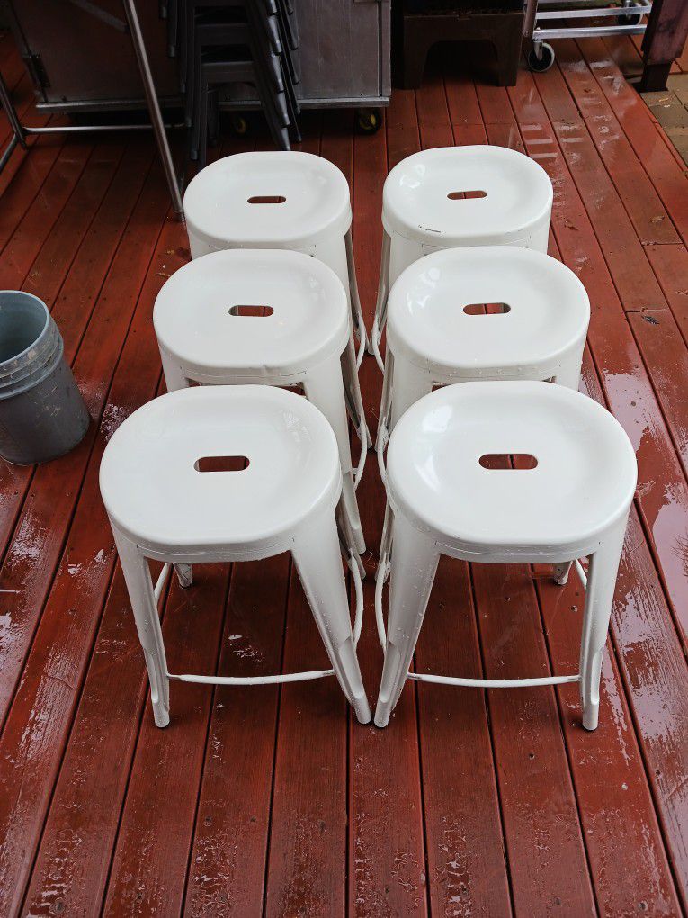 Stools, Metal White 25" Stackable