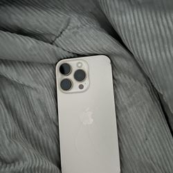 iPhone 16 Pro 