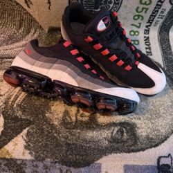 Nike Air Vapormax95’ Red Comet 